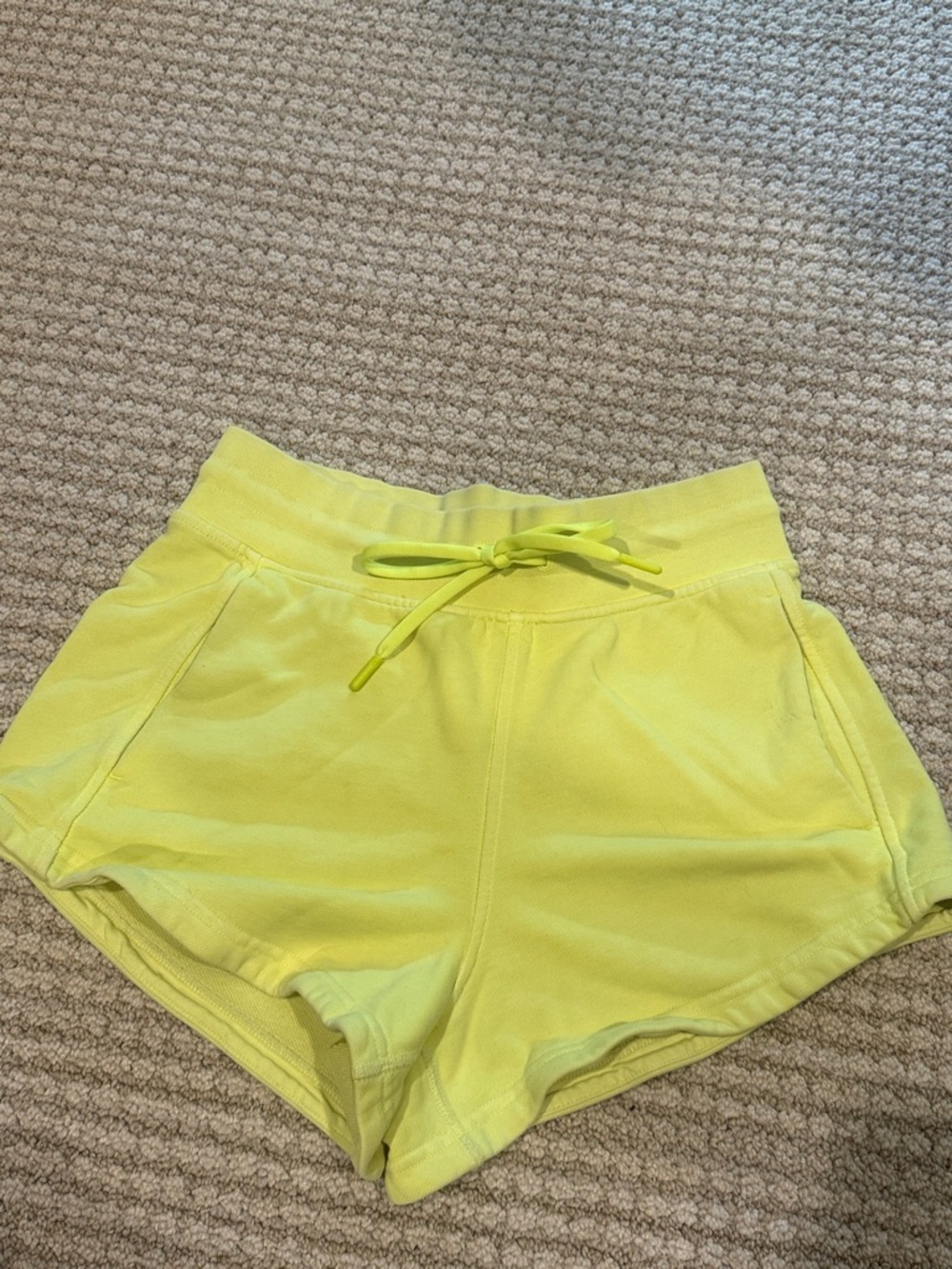 Lululemon Inner Glow High-Rise Short 3"- size 4
